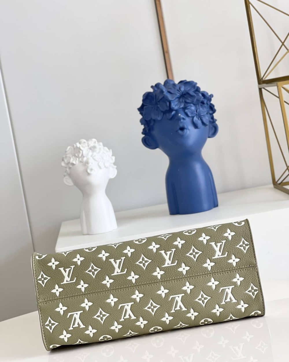 1:1 Replica Louis Vuitton LV Onthego MM Monogram Empreinte Khaki Green Luxury Bag For Women M46060 - 35cm