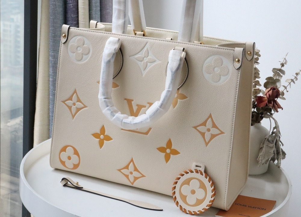 1:1 Replica Louis Vuitton LV OnTheGo MM Monogram Empreinte Cream Luxury Bag For Women M45717 - 13.8in/35cm