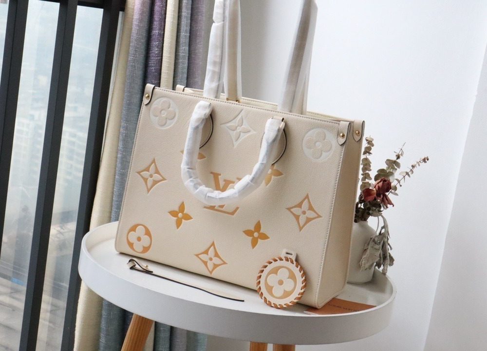 1:1 Replica Louis Vuitton LV OnTheGo MM Monogram Empreinte Cream Luxury Bag For Women M45717 - 13.8in/35cm