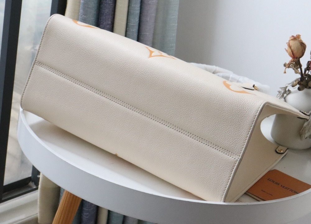 1:1 Replica Louis Vuitton LV OnTheGo MM Monogram Empreinte Cream Luxury Bag For Women M45717 - 13.8in/35cm