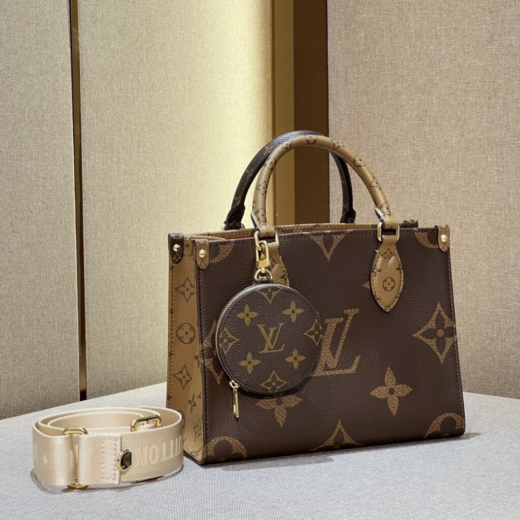 1:1 Replica Louis Vuitton LV OnTheGo PM Monogram Canvas Brown Luxury Bag For Women M46373 - 9.8in/25 cm - Image 4
