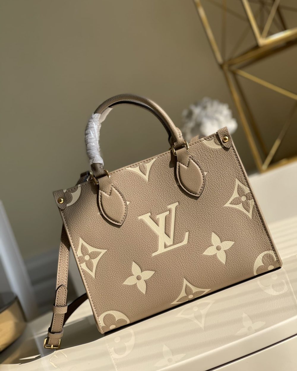 1:1 Replica Louis Vuitton LV OnTheGo PM Bicolor Monogram Empreinte Leather Luxury Bag For Women M45779 -  9.8in/25cm