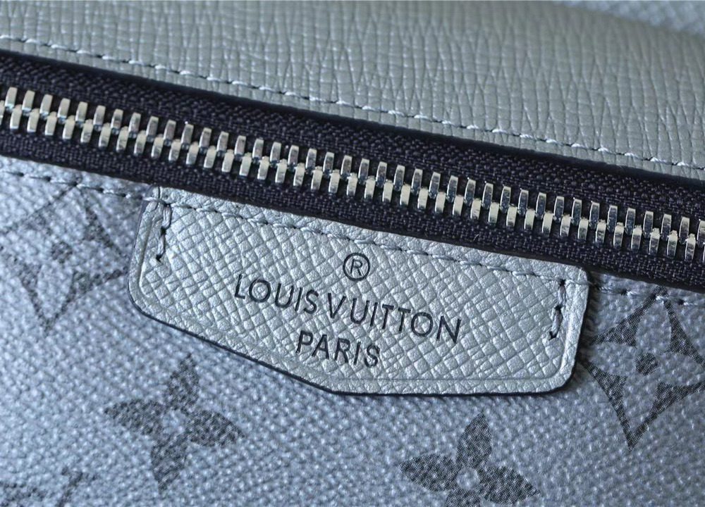 1:1 Replica Louis Vuitton LV Outdoor Bumbag Monogram Canvas Grey Unique Bag For Men - 8.3in/21cm