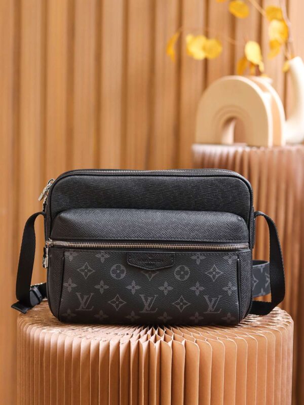 1:1 Replica Louis Vuitton LV Outdoor Messenger Taigarama Unique Bag For Men M30233 - 26cm / 10.2in
