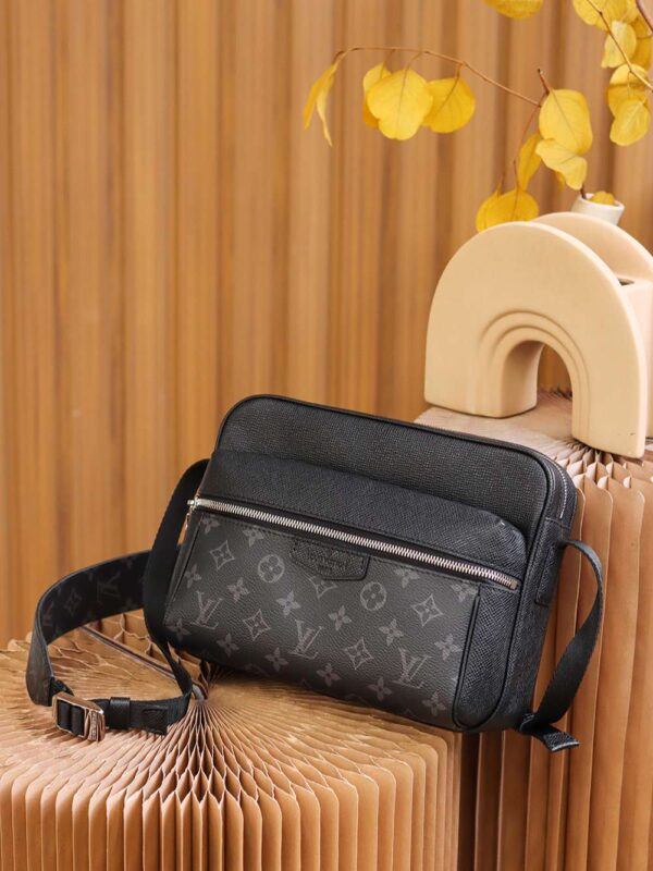 1:1 Replica Louis Vuitton LV Outdoor Messenger Taigarama Unique Bag For Men M30233 - 26cm / 10.2in