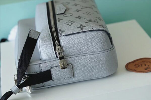 1:1 Replica Louis Vuitton LV Outdoor Messenger Taigarama Unique Bag For Men M30830 - 10.2in/26cm