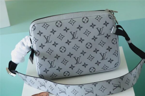 1:1 Replica Louis Vuitton LV Outdoor Messenger Taigarama Unique Bag For Men M30830 - 10.2in/26cm