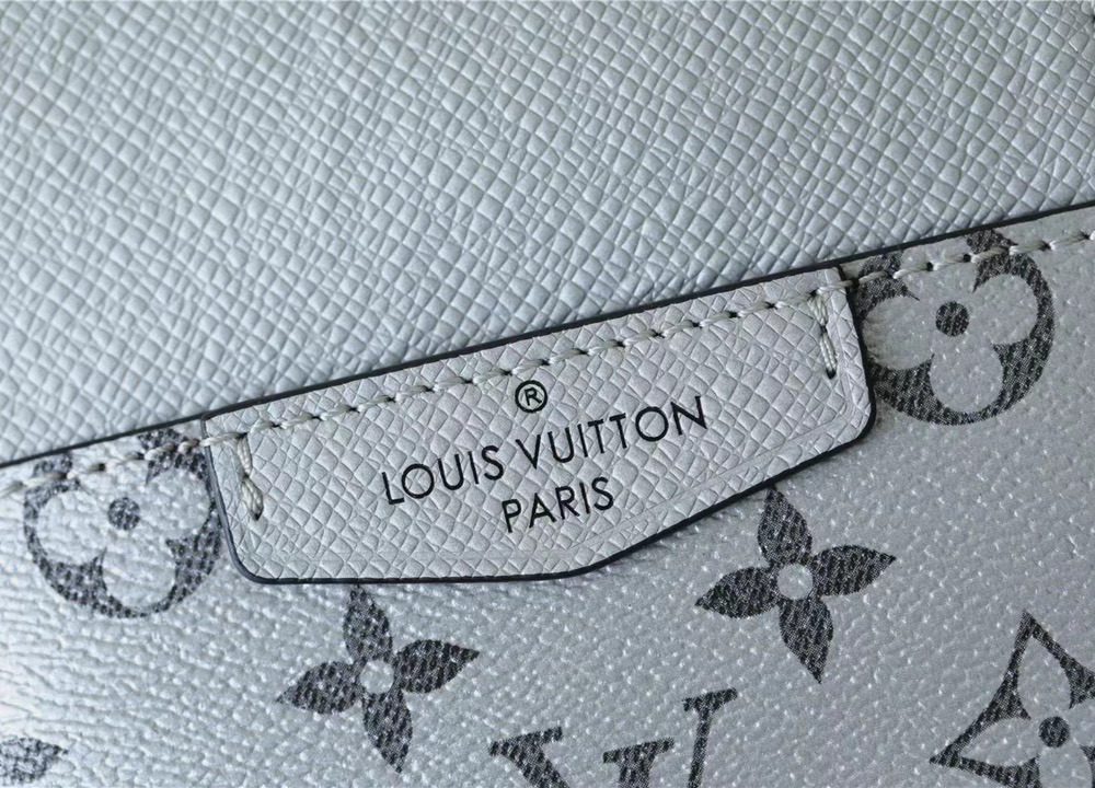 1:1 Replica Louis Vuitton LV Outdoor Sling Bag Taigarama Gunmetal Gray Unique Bag For Men - 8.3in/21cm