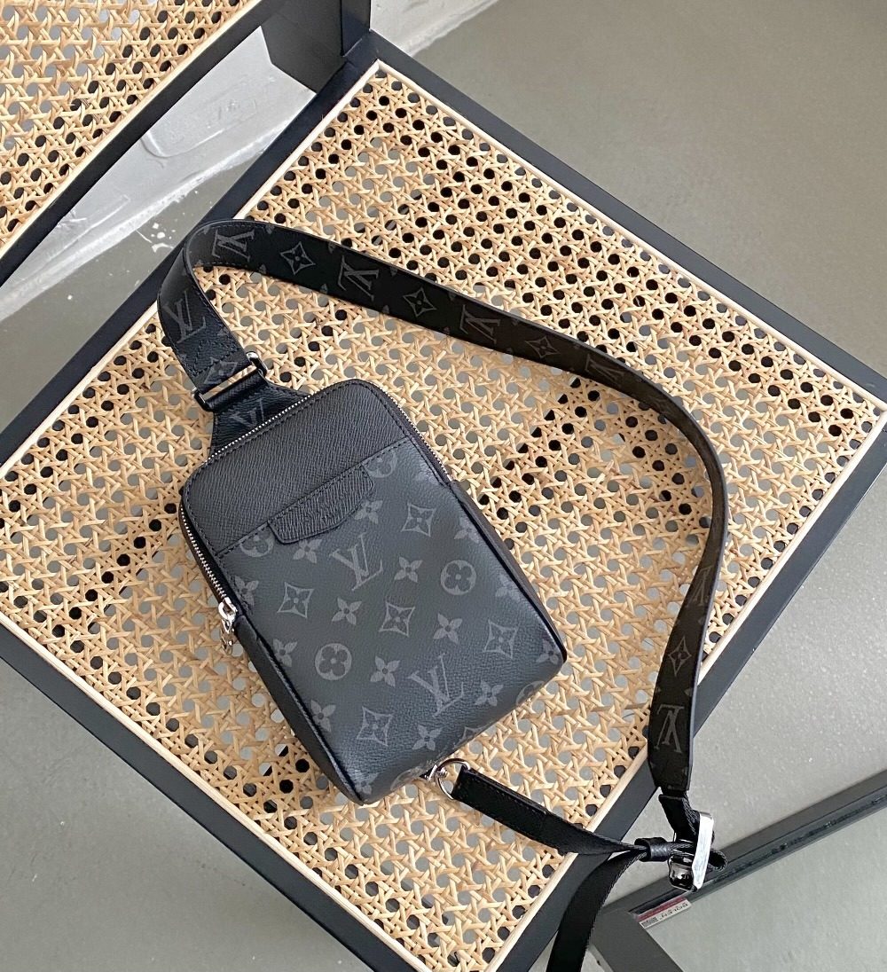 1:1 Replica Louis Vuitton LV Outdoor Slingbag Taigarama Noir Black Unique Bag For Men M30741 - 8.3in/21cm