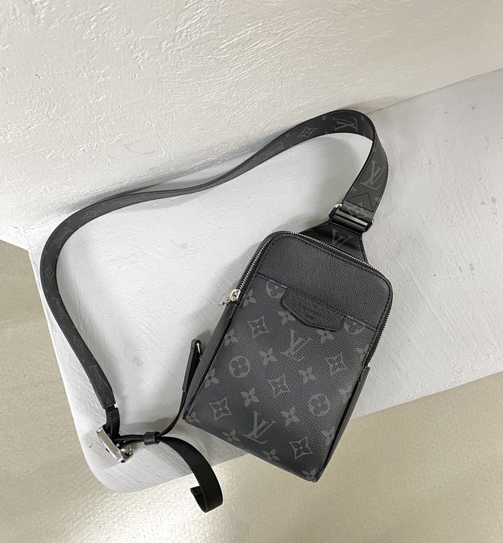 1:1 Replica Louis Vuitton LV Outdoor Slingbag Taigarama Noir Black Unique Bag For Men M30741 - 8.3in/21cm