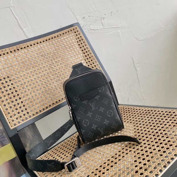 1:1 Replica Louis Vuitton LV Outdoor Slingbag Taigarama Noir Black Unique Bag For Men M30741 - 8.3in/21cm