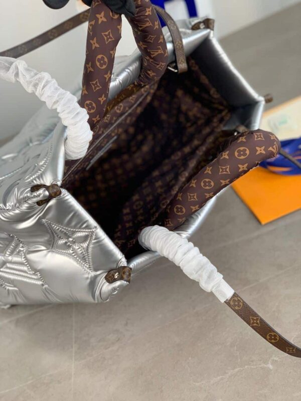 1:1 Replica Louis Vuitton LV Pillow Onthego GM Sier Luxury Bag For Women M21053 - 16.1in/41cm