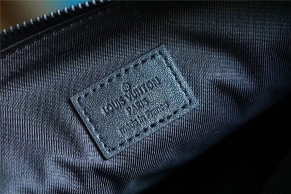 1:1 Replica Louis Vuitton LV Pochette Ipad Black Aerogram Unique Bag For Men M81029 - 30cm