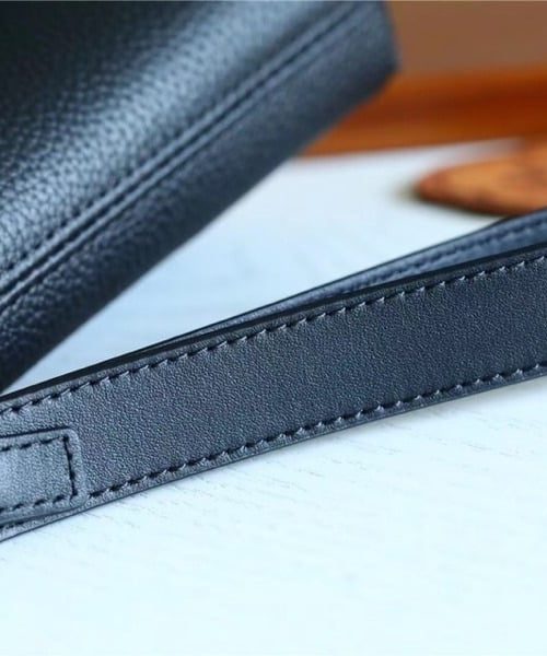 1:1 Replica Louis Vuitton LV Pochette Ipad Black Aerogram Unique Bag For Men M81029 - 30cm