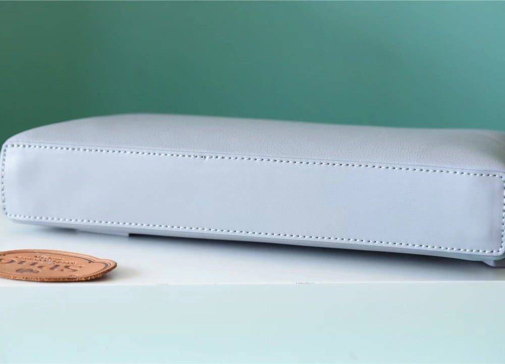 1:1 Replica Louis Vuitton LV Pochette Ipad Grey Aerogram Unique Bag For Men M81029 - 30cm