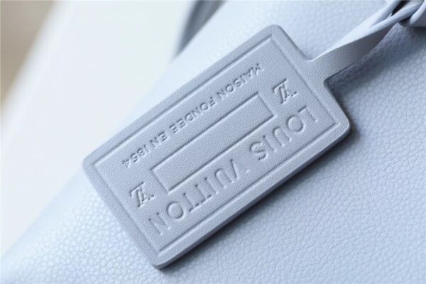 1:1 Replica Louis Vuitton LV Pochette Ipad Grey Aerogram Unique Bag For Men M81029 - 30cm