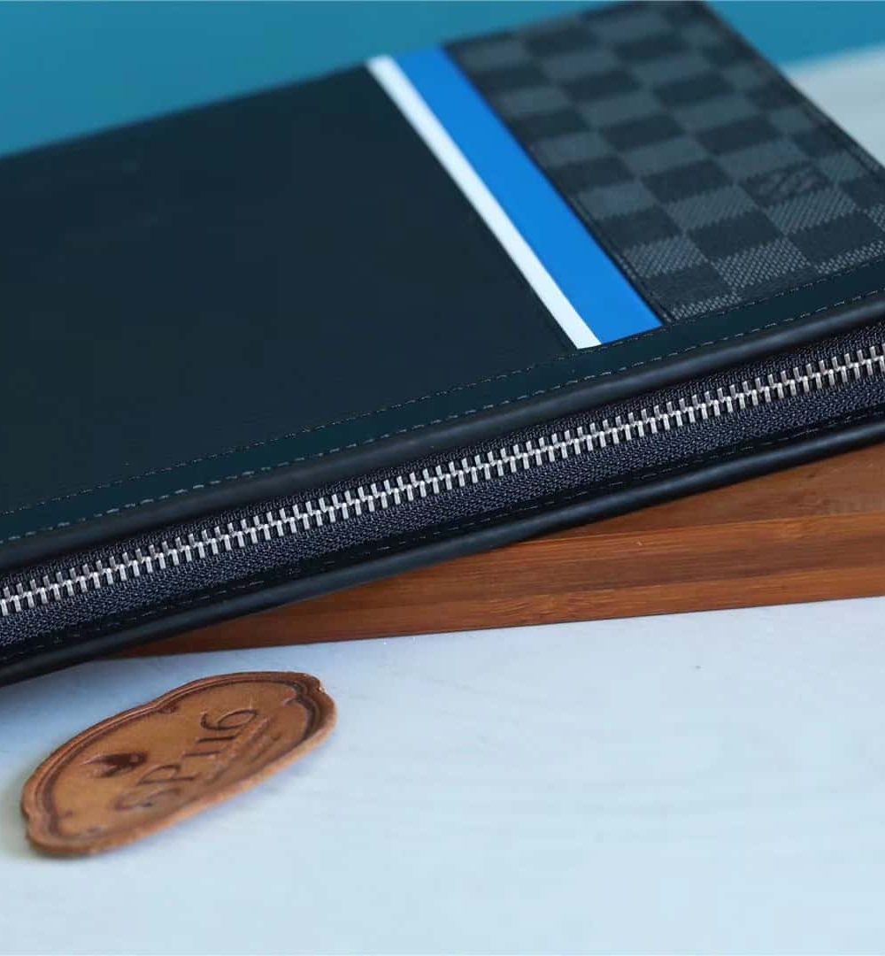 1:1 Replica Louis Vuitton LV Pochette Voyage MM Epi Damier Graphite Canvas Black Unique Bag For Men M56827 - 27cm