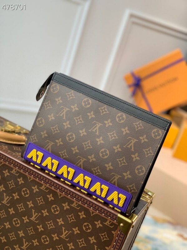 1:1 Replica Louis Vuitton LV Pochette Voyage MM Monogram Canvas Unique Bag For Men M80792 - 10.2in/26cm