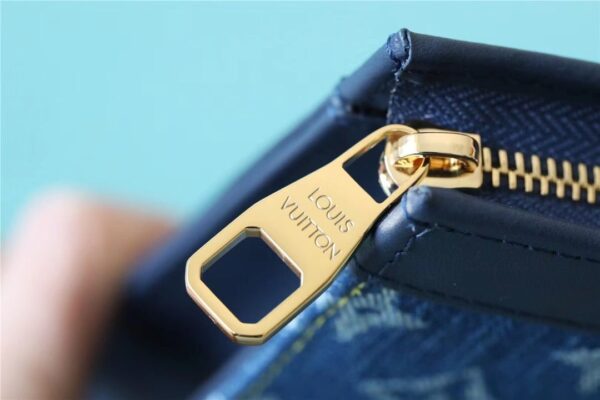 1:1 Replica Louis Vuitton LV Pochette Voyage MM Monogram Drip Blue By Nigo Unique Bag For Men M45961 - 27cm