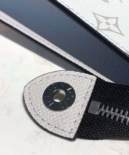 1:1 Replica Louis Vuitton LV Pochette Voyage MM Monogram Eclipse Canvas Sier Unique bag For Men - 10.6in/27cm