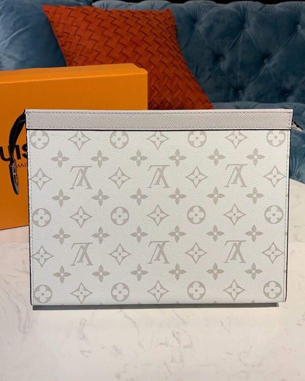 1:1 Replica Louis Vuitton LV Pochette Voyage MM Monogram Eclipse Canvas Sier Unique bag For Men - 10.6in/27cm