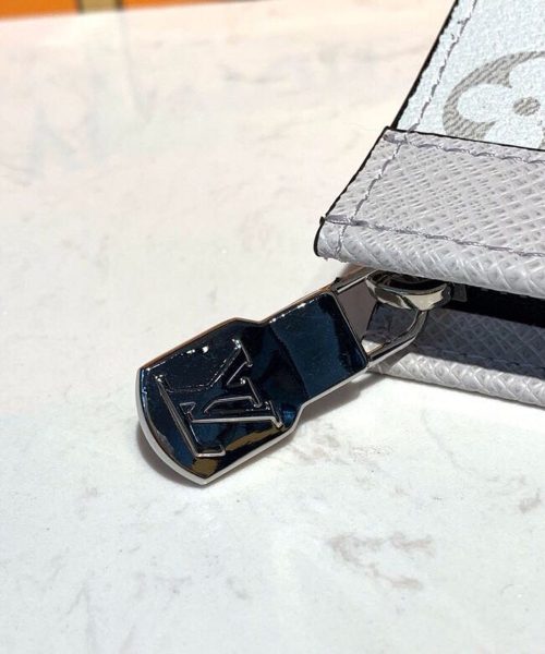 1:1 Replica Louis Vuitton LV Pochette Voyage MM Monogram Eclipse Canvas Sier Unique bag For Men - 10.6in/27cm
