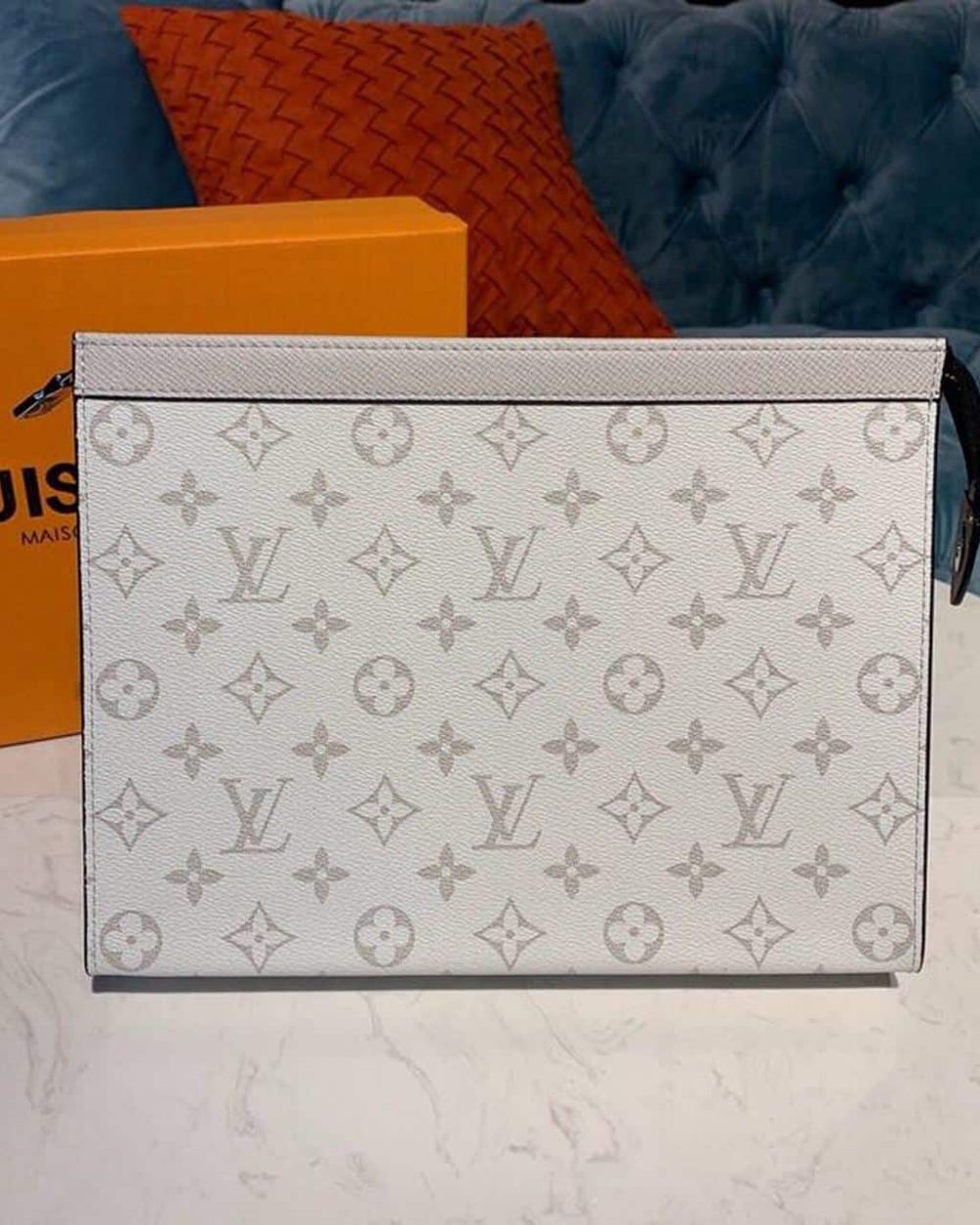 1:1 Replica Louis Vuitton LV Pochette Voyage MM Monogram Eclipse Canvas Sier Unique bag For Men - 10.6in/27cm