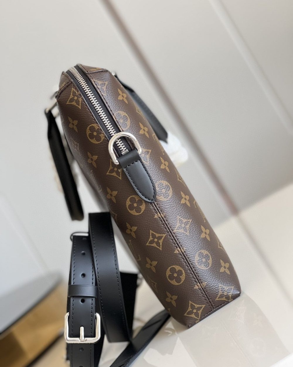 1:1 Replica Louis Vuitton LV Porte-Documents Jour Monogram Canvas Unique Bag For Men - 14.6in/37cm