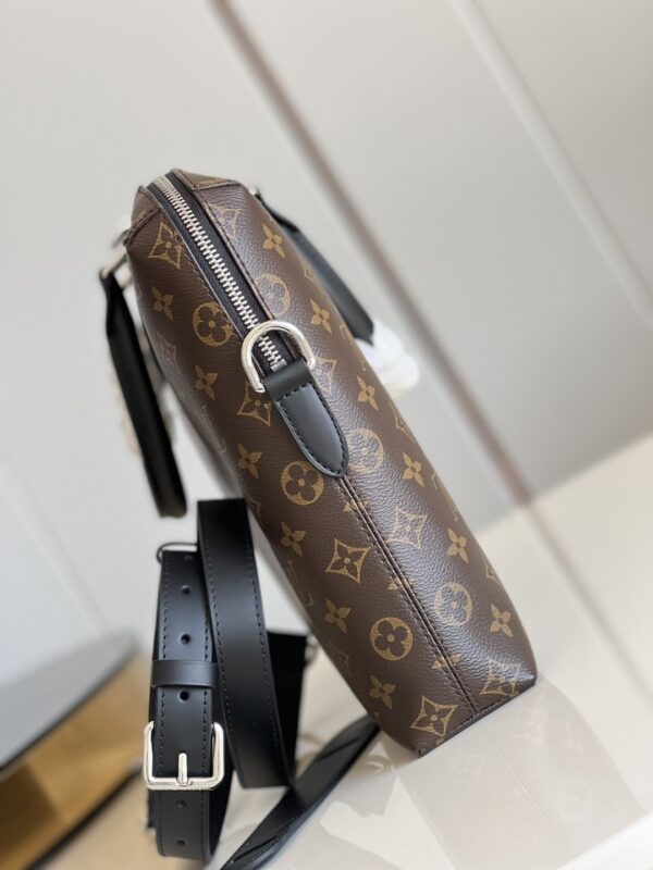 1:1 Replica Louis Vuitton LV Porte-Documents Jour Monogram Canvas Unique Bag For Men - 14.6in/37cm