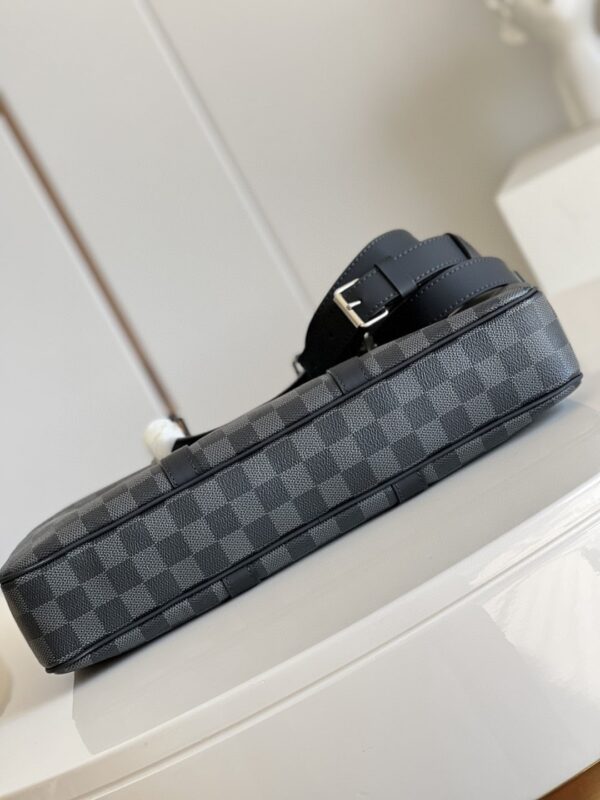 1:1 Replica Louis Vuitton LV Porte Documents Voyage PM Damier Graphite Canvas Unique bag For Men N41478 - 13.8in/35cm