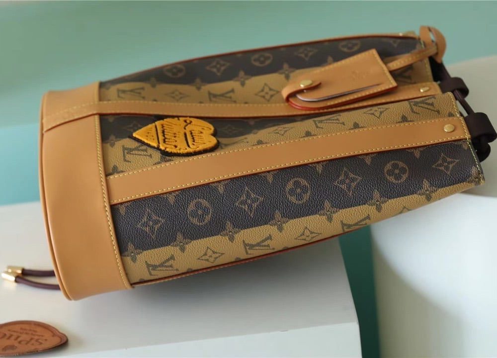 1:1 Replica Louis Vuitton LV Randonee Messenger Monogram Stripes Brown Unique Bag For Men M45968 - 10.4in/26cm