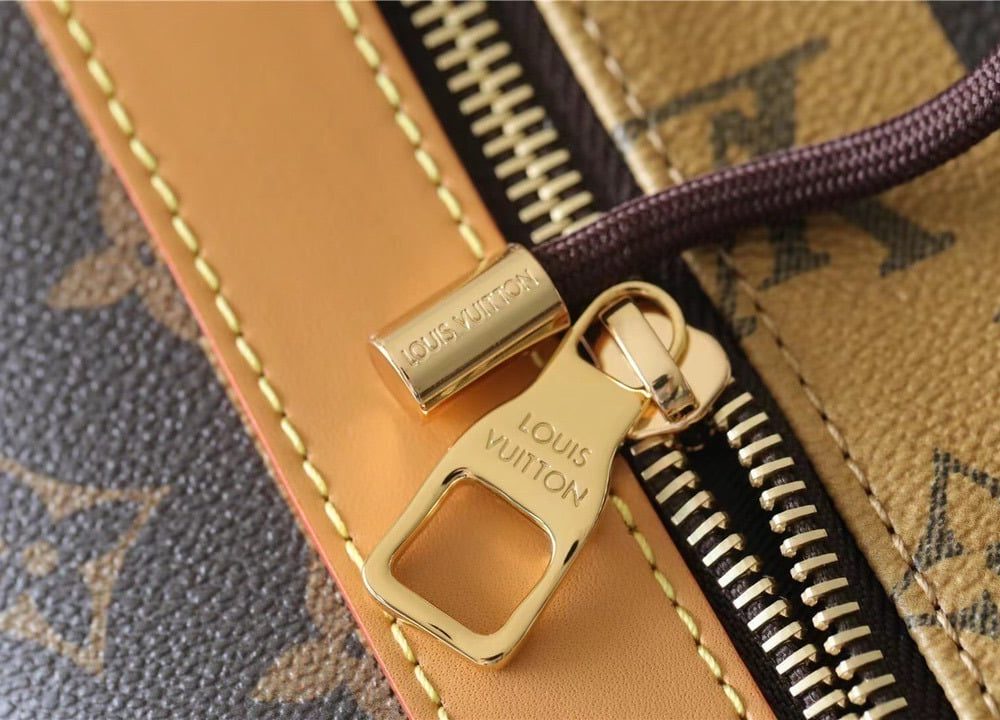 1:1 Replica Louis Vuitton LV Randonee Messenger Monogram Stripes Brown Unique Bag For Men M45968 - 10.4in/26cm