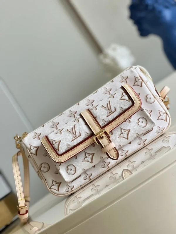 louis-vuitton-replica-maxi-multi-pochette-accessories-m20920