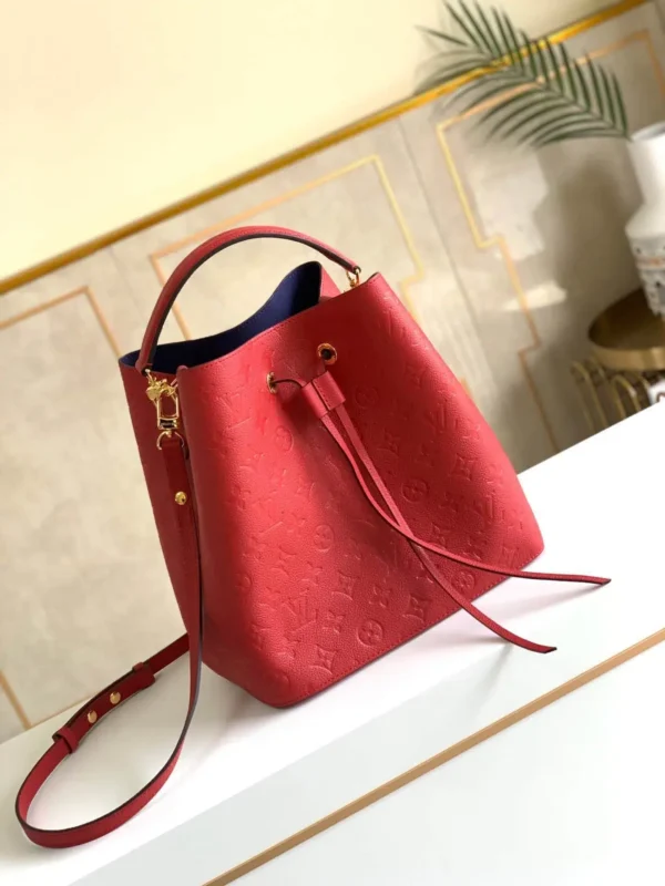 louis-vuitton-replica-néonoé-mm-monogram-empreinte-leather
