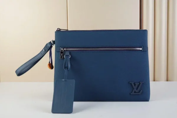 louis-vuitton-replica-pochette-ipad-blue-aerogram