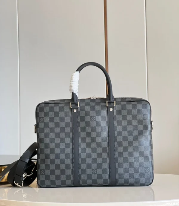 louis-vuitton-replica-porte-documents-voyage-pm-damier-graphite-canvas-n41478