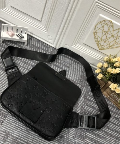 1:1 Replica Louis Vuitton LV S Lock Slingbag Monogram Taurillon Leather Bag Black Unique Bag For Men M58487 - 8.3in/21cm