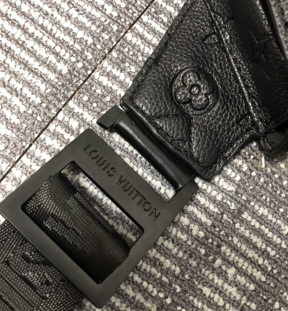 1:1 Replica Louis Vuitton LV S Lock Slingbag Monogram Taurillon Leather Bag Black Unique Bag For Men M58487 - 8.3in/21cm