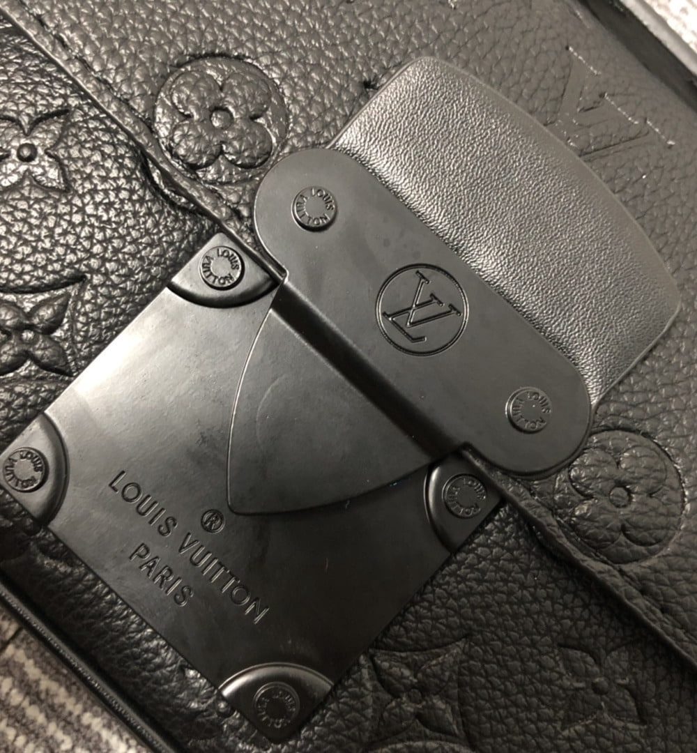 1:1 Replica Louis Vuitton LV S Lock Slingbag Monogram Taurillon Leather Bag Black Unique Bag For Men M58487 - 8.3in/21cm