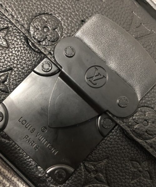 1:1 Replica Louis Vuitton LV S Lock Slingbag Monogram Taurillon Leather Bag Black Unique Bag For Men M58487 - 8.3in/21cm