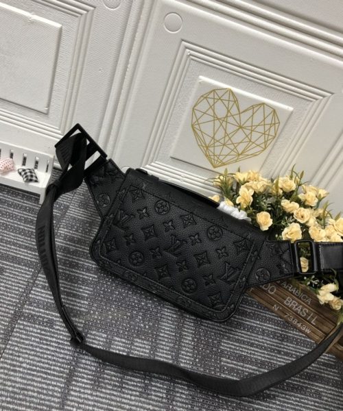 1:1 Replica Louis Vuitton LV S Lock Slingbag Monogram Taurillon Leather Bag Black Unique Bag For Men M58487 - 8.3in/21cm