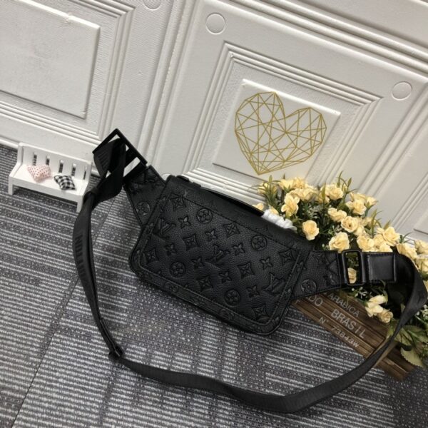 1:1 Replica Louis Vuitton LV S Lock Slingbag Monogram Taurillon Leather Bag Black Unique Bag For Men M58487 - 8.3in/21cm
