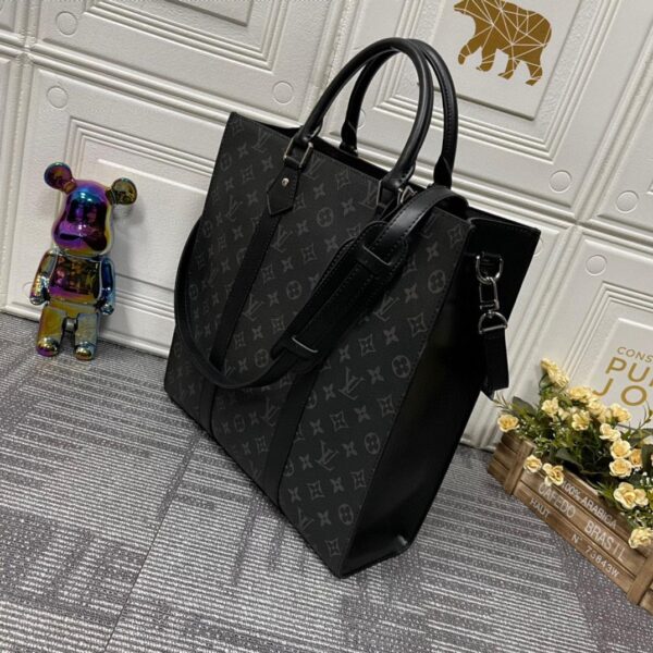 1:1 Replica Louis Vuitton LV Sac Plat Cross Taurillon Black Unique Bag For Men M59960 - 28.5in/11.2cm