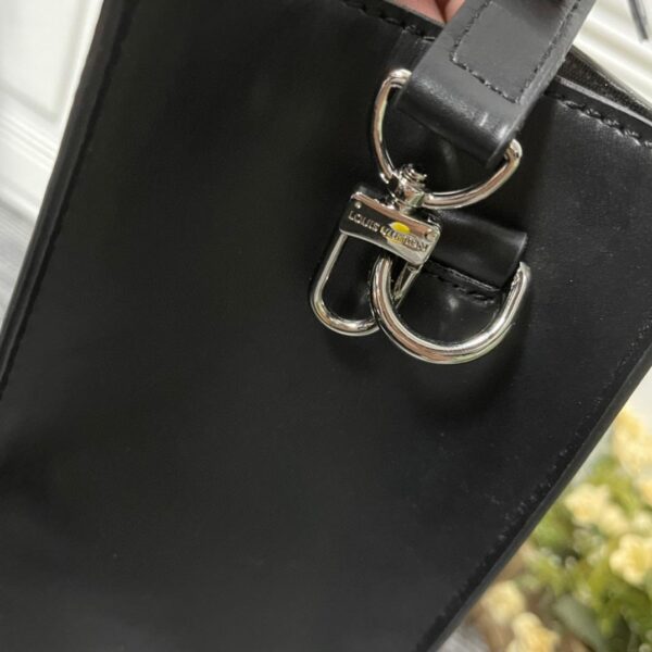 1:1 Replica Louis Vuitton LV Sac Plat Cross Taurillon Black Unique Bag For Men M59960 - 28.5in/11.2cm