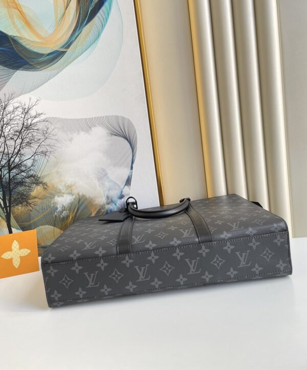 1:1 Replica Louis Vuitton LV Sac Plat Horizontal Zippe Monogram Eclipse Unique Bag For Men M45265 - 15.4in/39cm