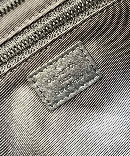 1:1 Replica Louis Vuitton LV Sac Plat Horizontal Zippe Monogram Eclipse Unique Bag For Men M45265 - 15.4in/39cm