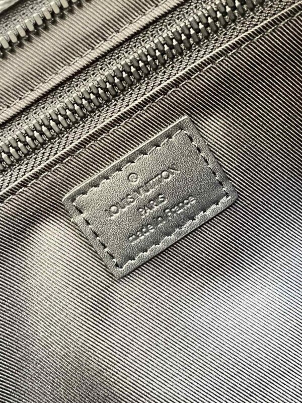1:1 Replica Louis Vuitton LV Sac Plat Horizontal Zippe Monogram Eclipse Unique Bag For Men M45265 - 15.4in/39cm