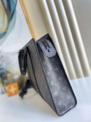 1:1 Replica Louis Vuitton LV Sac Plat Horizontal Zippe Monogram Eclipse Unique Bag For Men M45265 - 15.4in/39cm