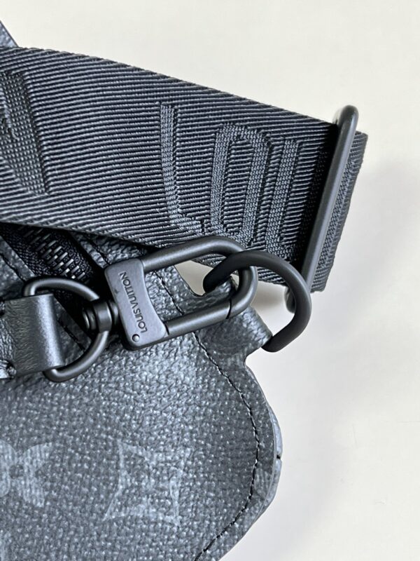 1:1 Replica Louis Vuitton LV Saumur Slingbag Monogram Eclipse Black Unique Bag For Men M45912 - 7.1in/18cm