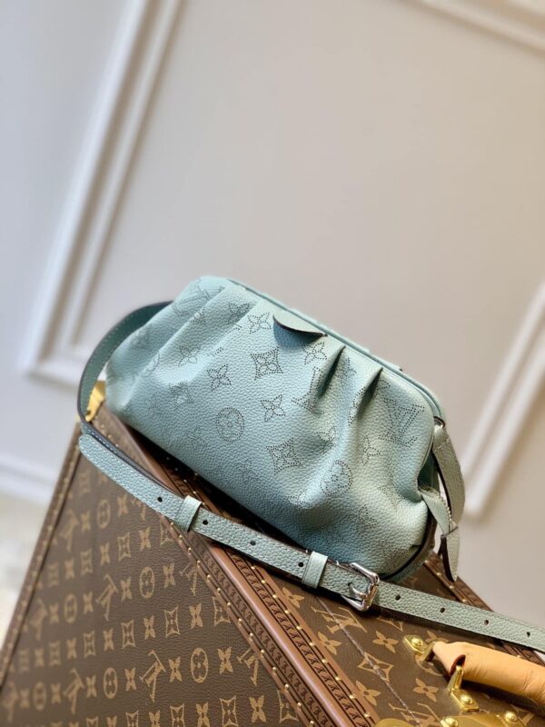 1:1 Replica Louis Vuitton LV Scala Mini Pouch Vert Lagon 9in/ 23cm M80094 Luxury Bag For Women